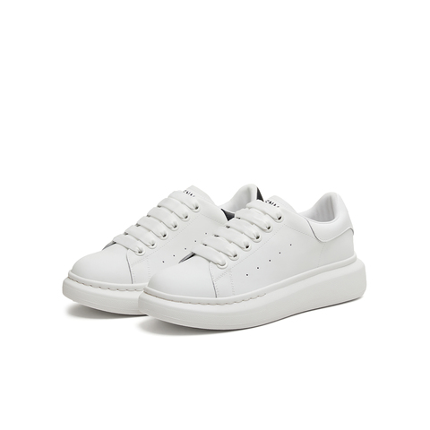 天美意2025秋新款小白鞋厚底系带纯色运动通勤女板鞋KB105CM5