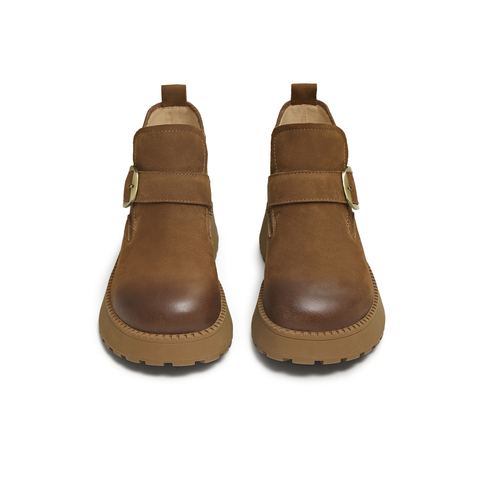 天美意2025冬新款复古纯色圆头厚底百搭潮流女时装靴KNZ28DD5