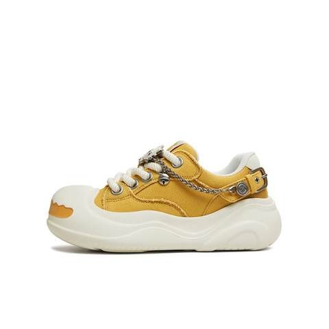 天美意2026春新款商场同款小猫小狗挂件复古百搭女板鞋CIK27AM6