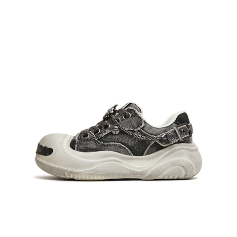 天美意2026春新款商场同款小猫小狗挂件复古百搭女板鞋CIK27AM6